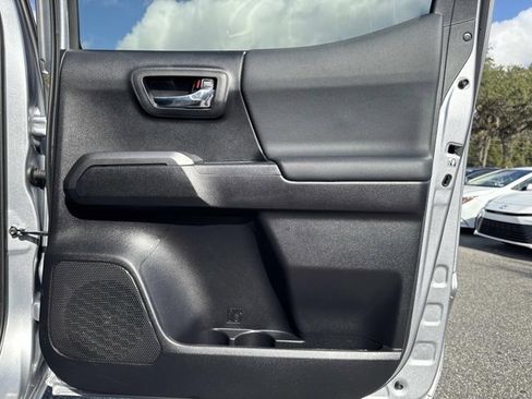 Used 2020 Toyota Tacoma TRD Sport image 19