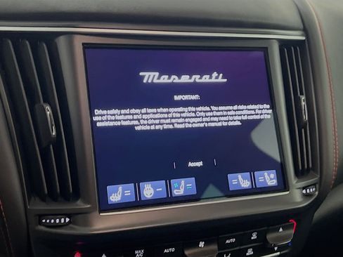 Used 2022 Maserati Levante Modena AWD/4WD image 27
