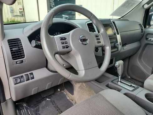 Used 2015 Nissan Frontier SV RWD image 27