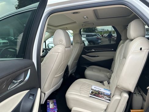 Used 2022 Buick Enclave Avenir FWD image 10