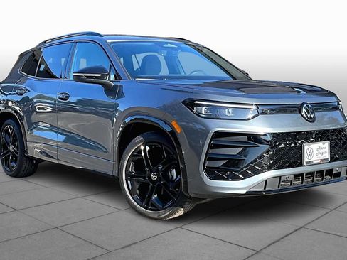 New 2026 Volkswagen Tiguan SE R-Line FWD image 2