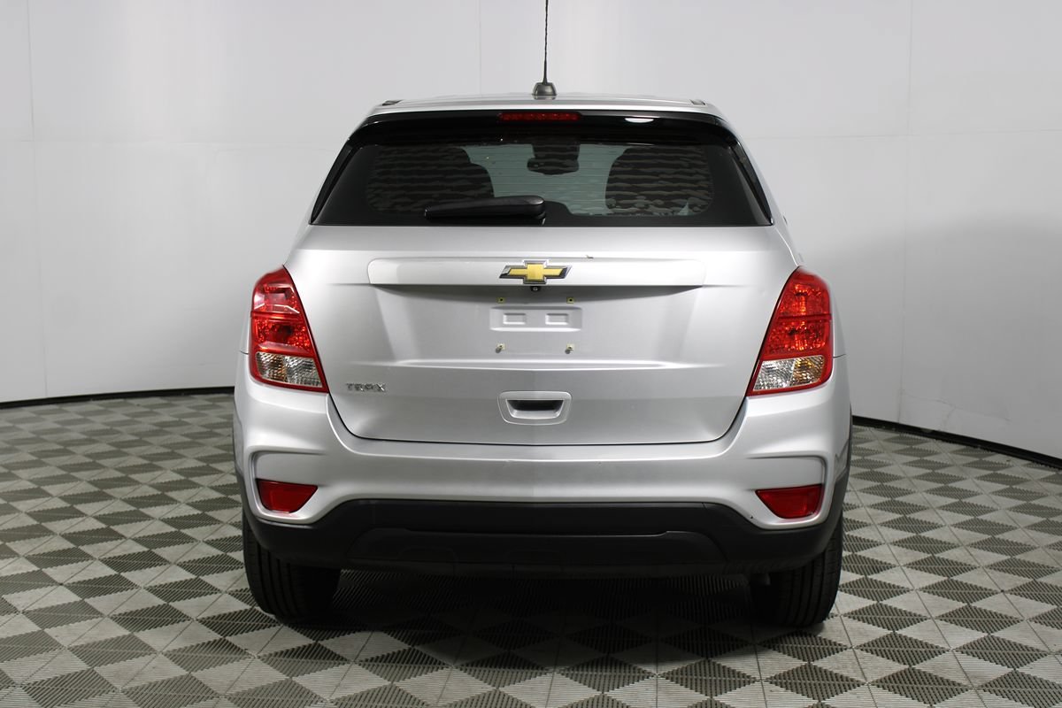 Used 2018 Chevrolet Trax LS FWD image 25