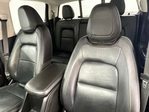 Used 2017 GMC Canyon SLT w/ Driver Alert Package AWD/4WD image 6