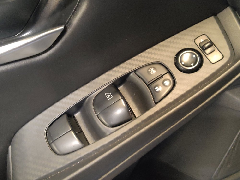 Used 2025 Nissan Sentra SV FWD image 27