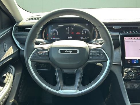 Certified 2023 Jeep Grand Cherokee L Limited AWD/4WD image 15
