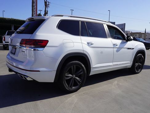 Used 2022 Volkswagen Atlas SEL R-Line AWD/4WD image 4