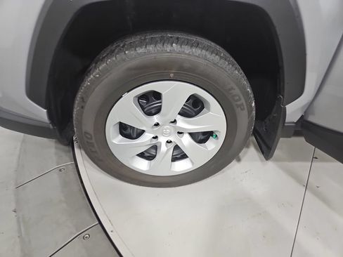 Used 2024 Toyota RAV4 LE AWD/4WD image 26