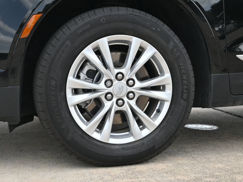 Certified 2025 Cadillac XT5 Luxury FWD image 30