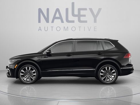 Used 2022 Volkswagen Tiguan SE AWD/4WD image 2