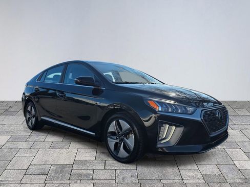Used 2020 Hyundai Ioniq SEL image 1