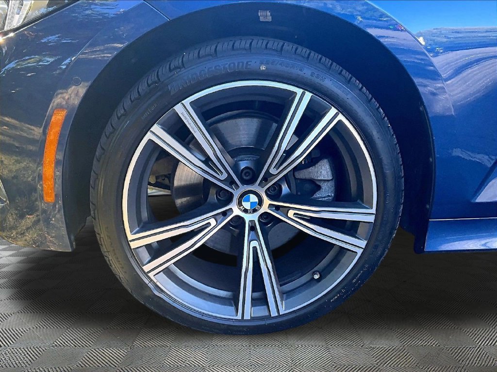 Used 2023 BMW 330i xDrive Sedan w/ Parking Assistance Package AWD/4WD image 7