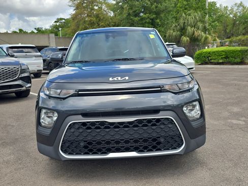 Certified 2022 Kia Soul LX w/ Technology Package image 2