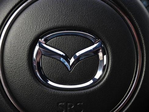 Certified 2025 MAZDA MAZDA3 Hatchback w/Premium Plus Pkg image 37