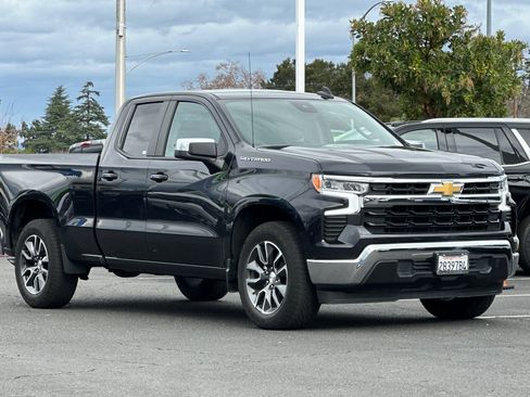 Used 2024 Chevrolet Silverado 1500 LT image 2