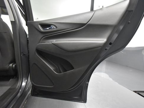 Used 2022 Chevrolet Equinox LT image 38