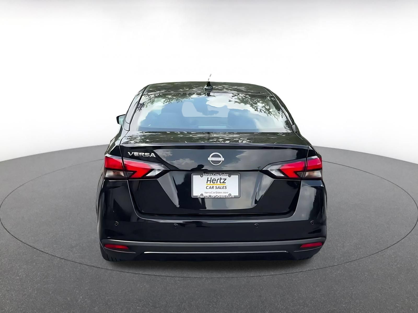 Used 2025 Nissan Versa SV FWD image 10