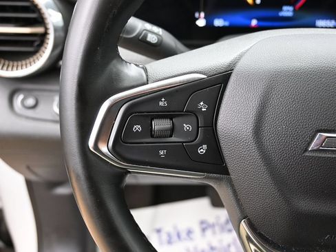 Used 2025 Chevrolet Trax ACTIV FWD image 18