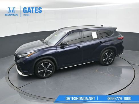Used 2021 Toyota Highlander XSE FWD image 55
