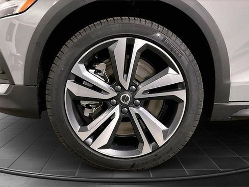 New 2026 Volvo V60 B5 Cross Country Plus w/ Climate Package image 14