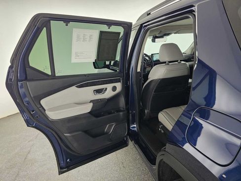 Used 2023 Honda Pilot Elite image 17