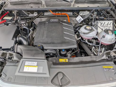 Used 2023 Audi Q5 e Premium w/ Convenience Package image 23