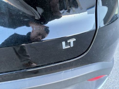 Used 2025 Chevrolet Trax LT w/ LT Convenience Package image 24