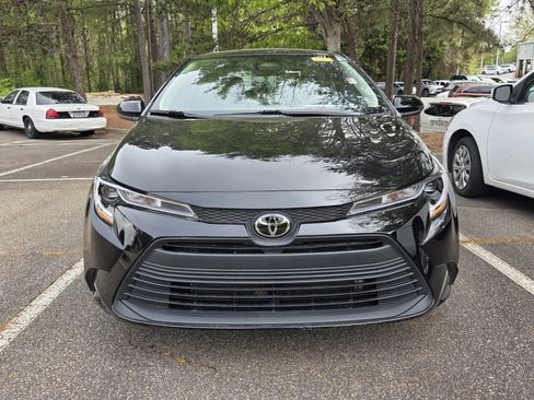 Used 2023 Toyota Corolla LE image 2