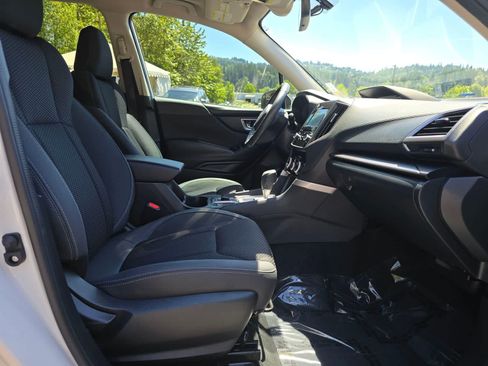 Used 2019 Subaru Forester Premium AWD/4WD image 15
