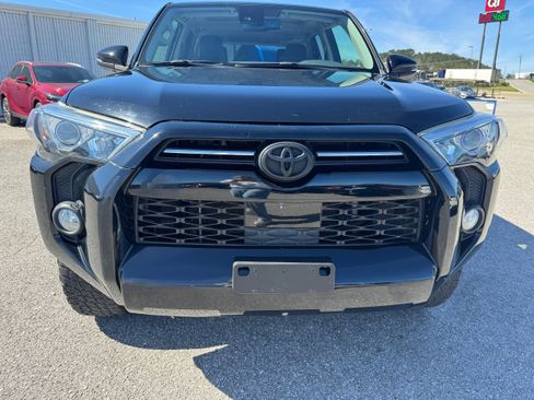 Used 2020 Toyota 4Runner SR5 Premium w/ Moonroof Package image 4