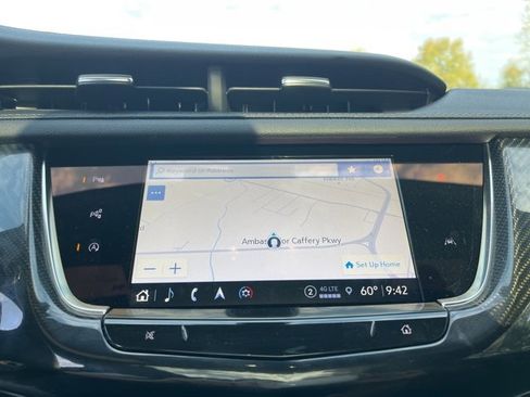 Used 2024 Cadillac XT6 Sport w/ Technology Package image 26