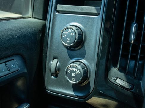Used 2014 GMC Sierra 1500 SLT w/ SLT Preferred Package AWD/4WD image 23