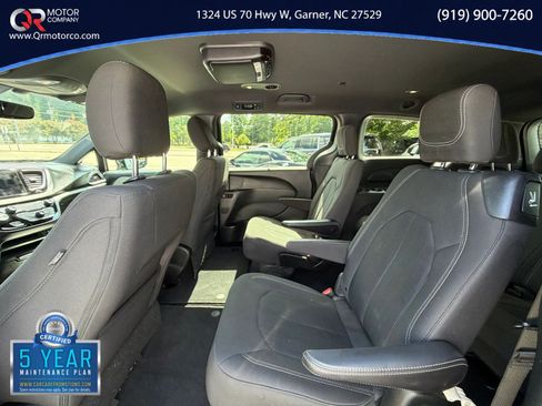 Used 2019 Chrysler Pacifica Touring Plus w/ S Appearance Package FWD image 21