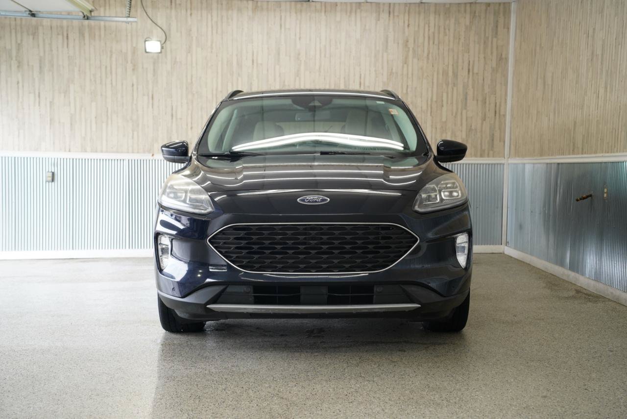 Used 2021 Ford Escape Titanium w/ Class II Trailer Tow Package FWD image 2