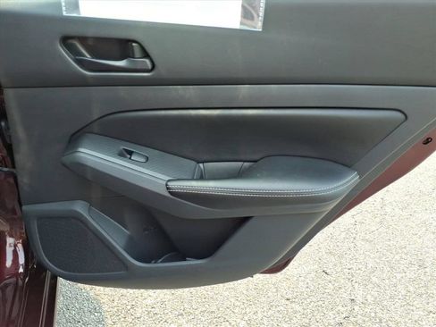 Used 2024 Nissan Altima 2.5 SV FWD image 17