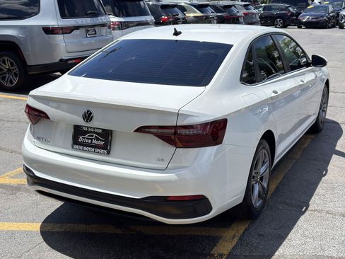 Used 2024 Volkswagen Jetta SE FWD image 12