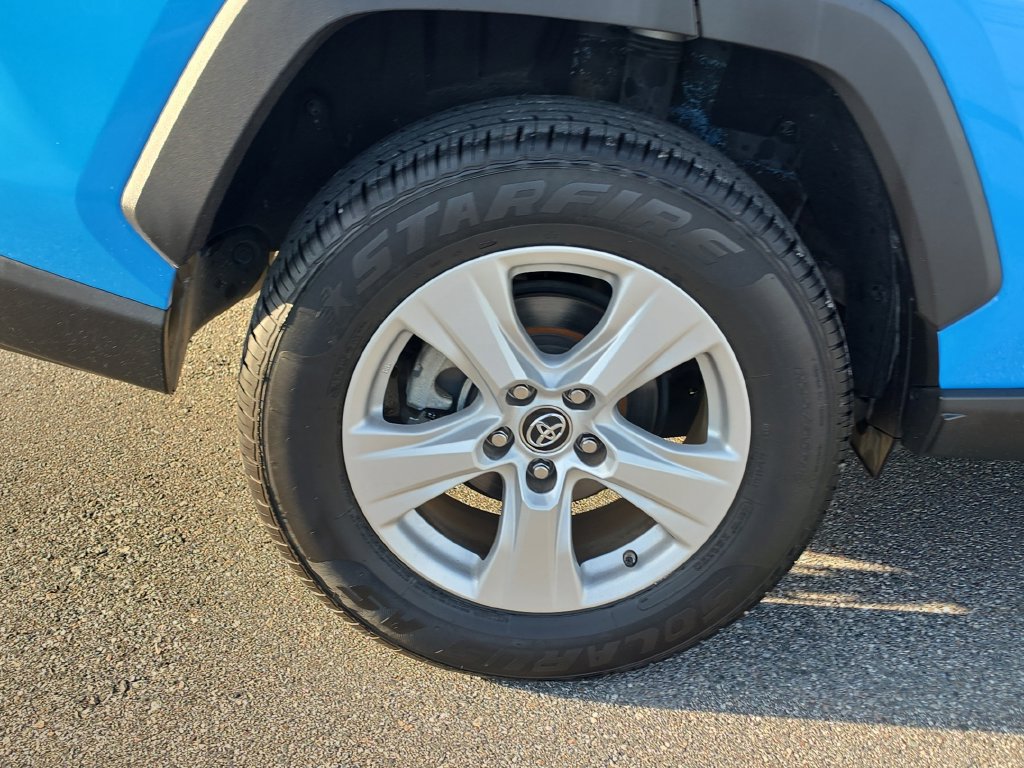 Used 2019 Toyota RAV4 XLE FWD image 5