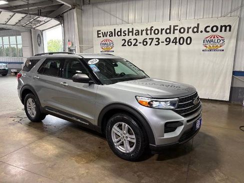 Certified 2024 Ford Explorer XLT w/ Class IV Trailer Tow Package AWD/4WD image 2
