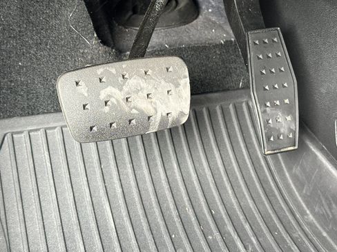 Used 2025 GMC Acadia AT4 w/ LPO, Floor Liner Package AWD/4WD image 42