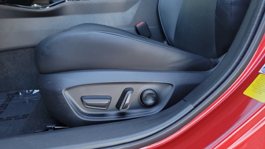 Used 2025 Toyota Prius XLE FWD image 16