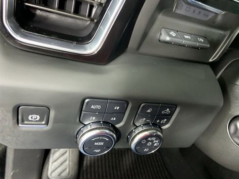 Used 2025 GMC Sierra 1500 Denali Ultimate image 11