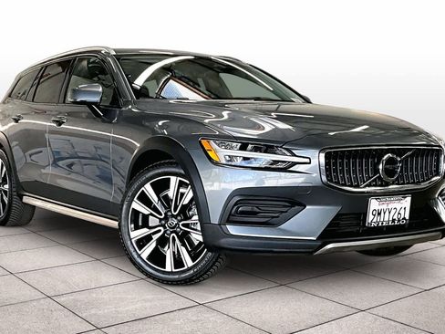 Used 2020 Volvo V60 T5 Cross Country w/ Cross Country Pro Package image 2