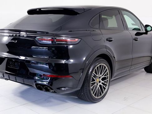 Certified 2023 Porsche Cayenne S AWD/4WD image 35