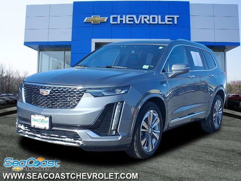 Certified 2021 Cadillac XT6 Premium Luxury image 3