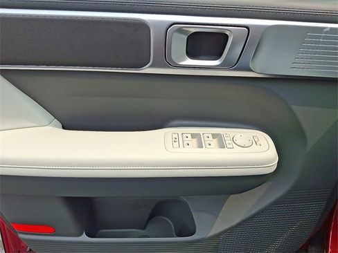 Used 2025 Hyundai Santa Fe SEL image 12