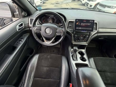 Used 2018 Jeep Grand Cherokee Altitude image 17