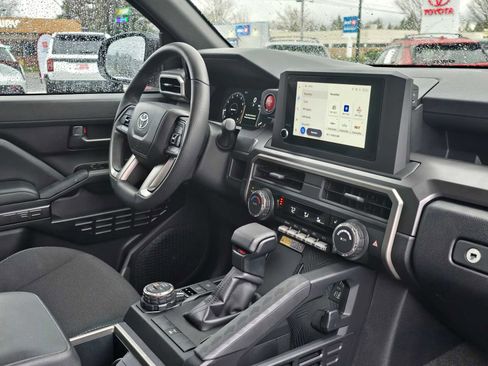 Certified 2025 Toyota 4Runner TRD Off-Road image 12