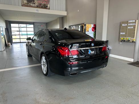 Used 2013 BMW 750i xDrive AWD/4WD image 7