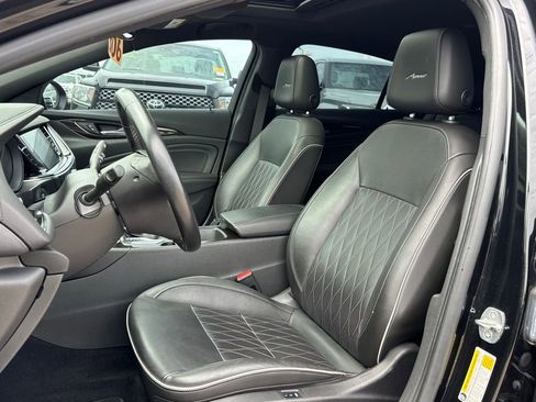 Used 2019 Buick Regal Avenir FWD image 6