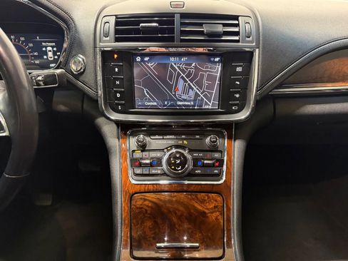 Used 2019 Lincoln Continental Reserve image 20