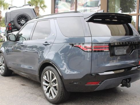 Certified 2025 Land Rover Discovery Dynamic SE image 8